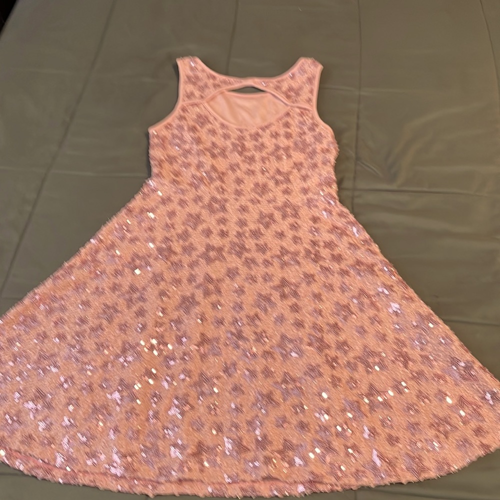 STUNNING GIRLS DRESS! SIze L  4’8” - 5’1” 74-100lbs